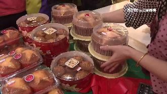 搶買拜天公供品！人潮擠爆老字號餅舖