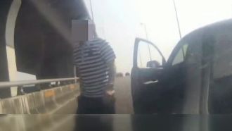 喇叭示警卻遭逼車　嚇得駕駛國道倒車