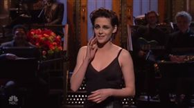 克莉絲汀史都華（Kristen Stewart）上SNL　圖／翻攝自NBC
