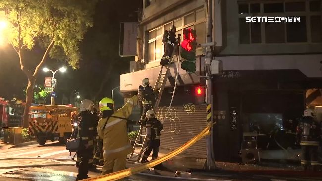 知名茶飲店凌晨竄火　及時搶救無人傷