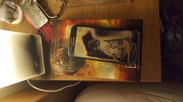 手機充電充整晚　三星S6床頭前爆炸