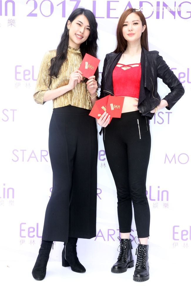 伊林模特兒新春開工團拜，金雞報喜大發利市。（記者邱榮吉/攝影）