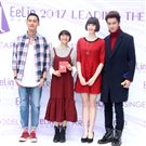 伊林模特兒新春開工團拜，金雞報喜大發利市。（記者邱榮吉/攝影）