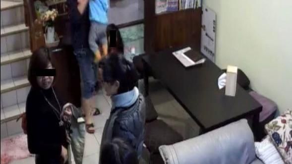 嗆「我公務員」拒付加床費　她道歉了