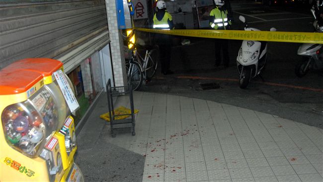 超商店員接回左手掌　下午轉加護病房