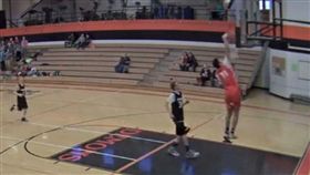 Trashaun Willis,獨臂,灌籃（圖／翻攝自MaxPrepsVerified account twitter）