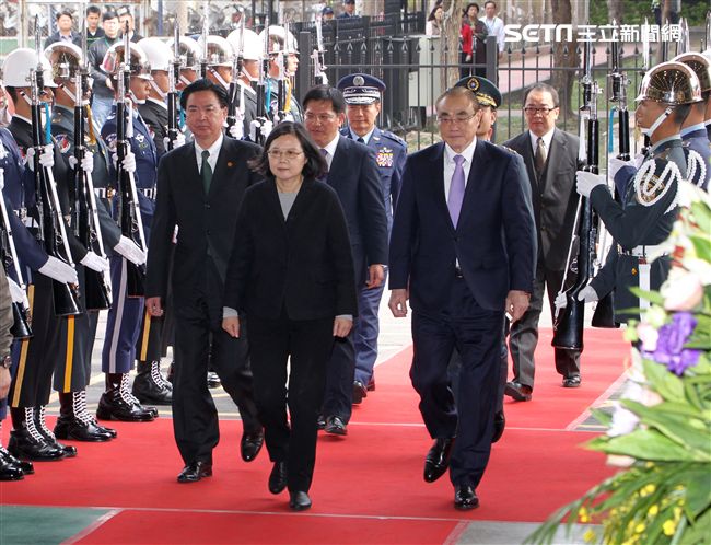 總統蔡英文7日上午出席「新式高教機委製協議書暨合作備忘錄簽署啟動典禮」。（記者邱榮吉/攝影）