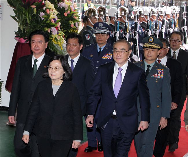 總統蔡英文7日上午出席「新式高教機委製協議書暨合作備忘錄簽署啟動典禮」。（記者邱榮吉/攝影）