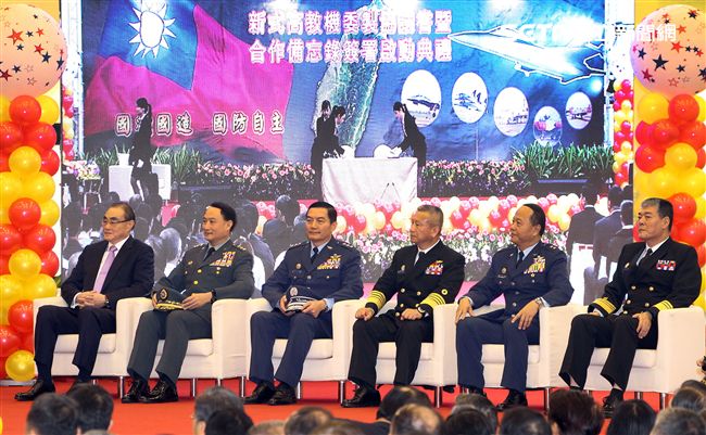 國防部出席「新式高教機委製協議書暨合作備忘錄簽署啟動典禮」。（記者邱榮吉/攝影）

