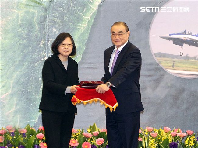 總統蔡英文7日上午見證「新式高教機委製協議書暨合作備忘錄簽署啟動典禮」。（記者邱榮吉/攝影）