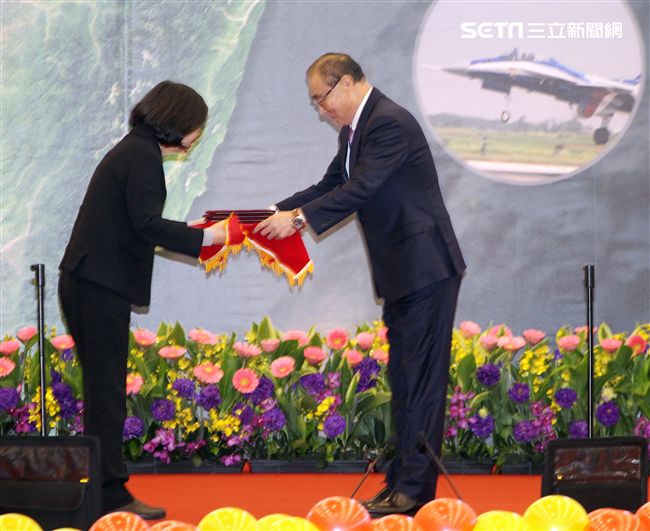 總統蔡英文7日上午見證「新式高教機委製協議書暨合作備忘錄簽署啟動典禮」。（記者邱榮吉/攝影）