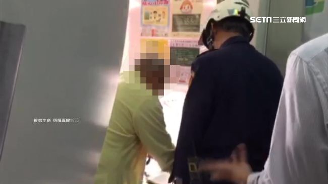 領不到逝去胞弟勞保金　老翁亮刀抗議