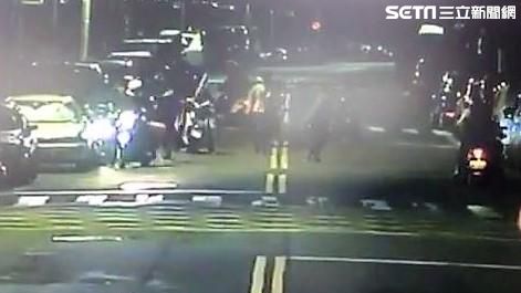 派出所旁砸店砍人　警：針對性尋仇
