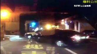 2車爆行車糾紛　馬路上互尬嚇壞民眾