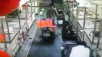 嫌剁豬肉聲太吵　醉男持刀恐嚇殺攤販