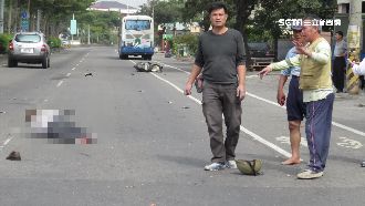 疑視線死角　8旬翁騎車遭公車撞死