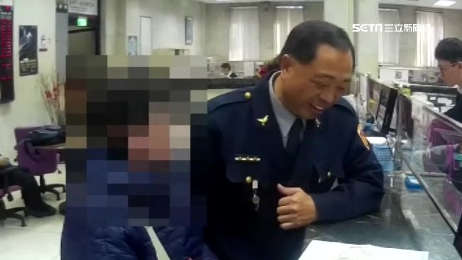 百元美鈔給兒娶妻　丈夫遺產竟是假
