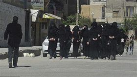 女童遭毒老虎鉗夾死。（圖／翻攝自每日郵報）