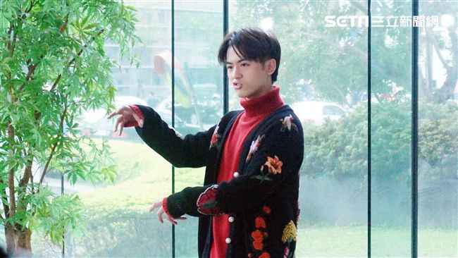 粉絲注意了！小樂放話將送八塊肌！