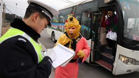 西遊記,交通警察,臨檢　圖／翻攝自騰訊新聞
