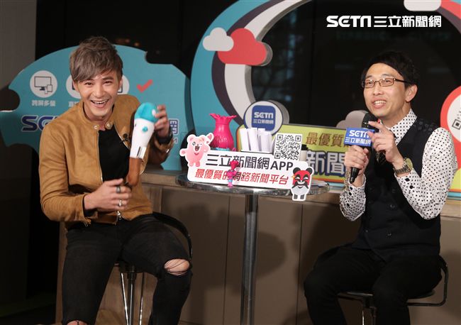 安安大明星會客室- 是元介Jay Shih駕到，未發表的新歌將在節目中首度唱給大家聽。（記者邱榮吉/攝影）