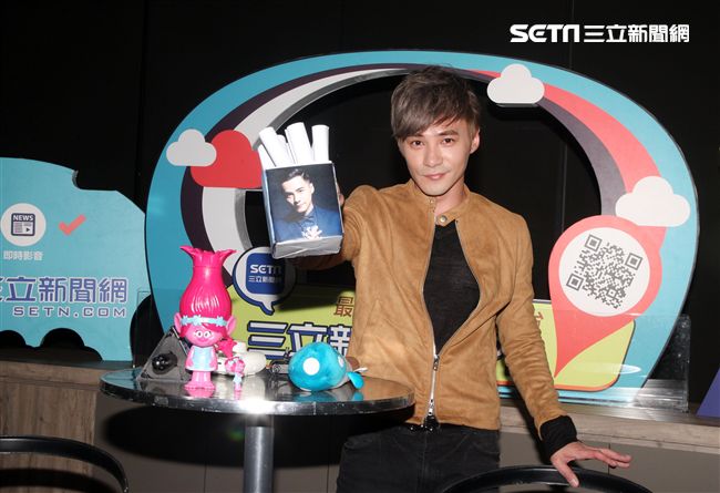 安安大明星會客室- 是元介Jay Shih駕到，未發表的新歌將在節目中首度唱給大家聽。（記者邱榮吉/攝影）