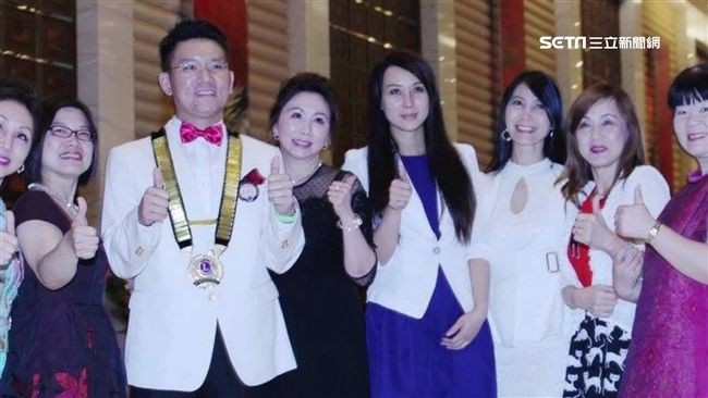 童邱戀情未斷？遭爆同間廟點燈祈福