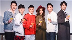 何潤東忙拍戲缺席春酒　陳奕、沈建宏搶當財神爺發紅包　圖／達騰娛樂提供