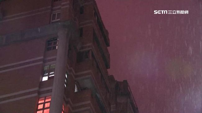 情侶窗台愛愛太嗨　她慘裸體墜9樓亡