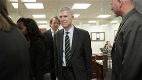 川普提名的最高法院大法官人選戈蘇奇Neil Gorsuch（圖／美聯社／達志影像）