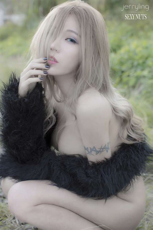 香港情色攝影師凌峰作品（圖／凌峰／SEXYNUTS）