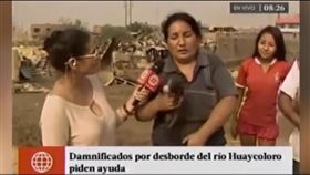 祕魯,記者,採訪,災民（圖／翻攝自YouTube）