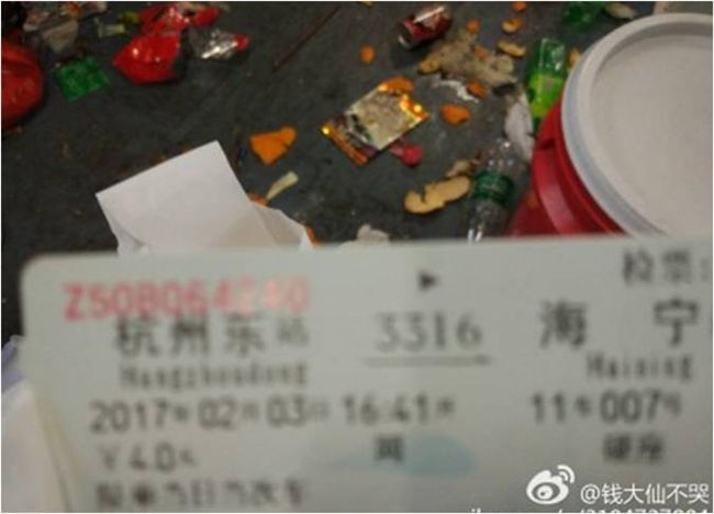 網友挖出這其實是2017年的照片,是中國網友自己PO在微博上吐槽中國衛生觀念。(圖/翻攝自錢大仙不哭微博)
