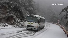 雪地爬公車1800