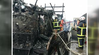 永安漁港2漁船燒得焦黑　幸無人傷亡