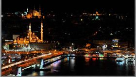 土耳其,夜景,加拉達塔(flickr https://www.flickr.com/photos/gc-yang/14379215629/in/photolist-nUDeQR-nUD4ZN-nUDeG4-oc8yTK-odUwGx-aBvC1b-oa6dLs-aBsWiX-aBt1o4-oa6dMj-jkMVM4-nUDeHM-oa6dM9-oa6dWs-oa6cQE-oc4is9-oc8yd)