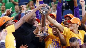 ▲魔術強森（圖／美聯社／達志影像）