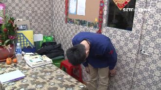 坦承向網友要錢　拍扁麵包師道歉辭職