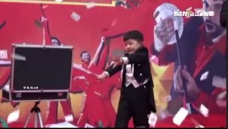 3歲萌娃魔術秀　練2個月就架勢十足