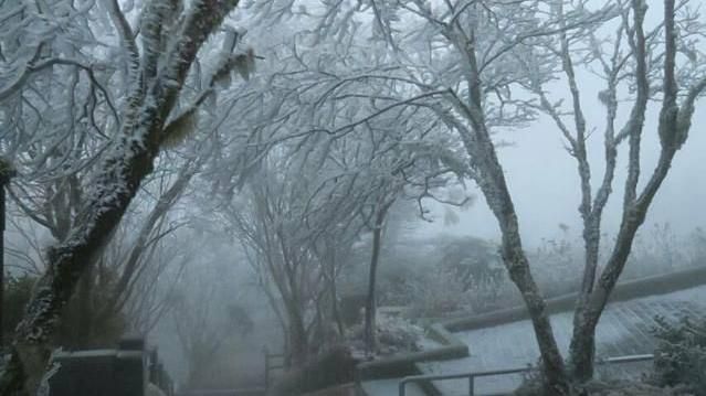 熱血衝高山賞雪　出現這些症狀快下山