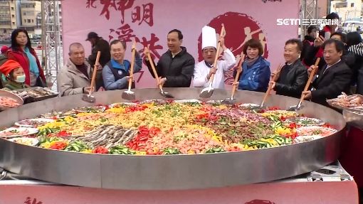 野柳神明跳水淨港 台東罕見雙轎炸寒單