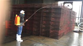 禽流感疫情升溫　宜蘭加強防疫（3）
宜蘭一處屠宰場11日銷毀3787隻凍存鴨隻屠體，這些鴨
隻已被確診為H5N6及H5N2亞型高病原性禽流感。屠宰場
之後也擴大清潔及消毒，加強防疫。
（宜蘭縣政府提供）
中央社　106年2月11日