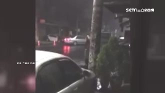 遞「大開殺戒」紙條　狂男衝撞員警