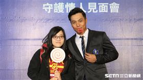 高孝儀球迷會和球迷互動（圖／記者王怡翔攝）