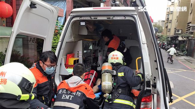充電過熱引燃床墊　工程師遭濃煙嗆死