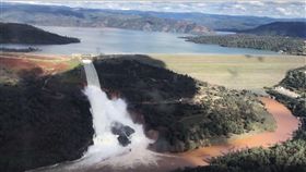 歐羅維爾湖水壩（Lake Oroville Dam）_美聯社