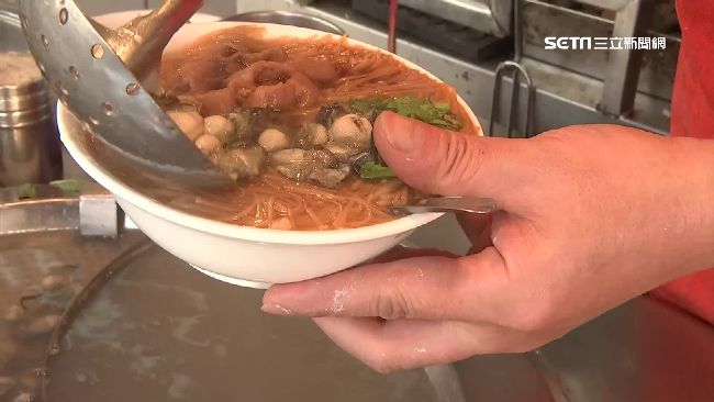 彰化鹿港吃麵線用倒的？在地人說話了