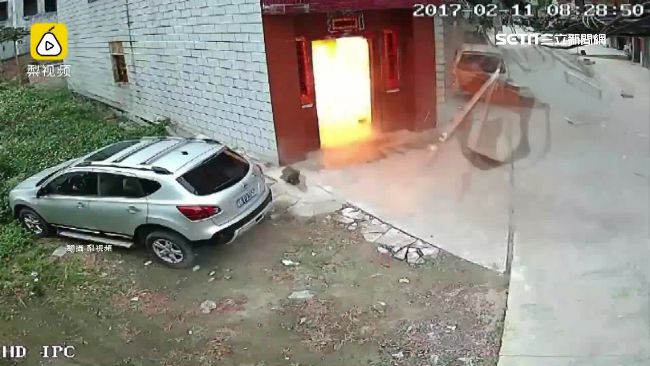 陸非法工廠頻傳爆炸　大門玻璃全震碎