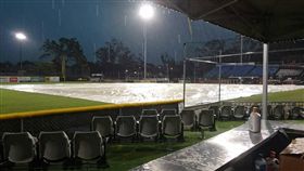 澳洲當地下起大雨(圖／中華棒協提供)
