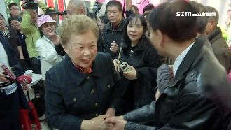 柯媽助選拼連任？過年狂叩456里長
